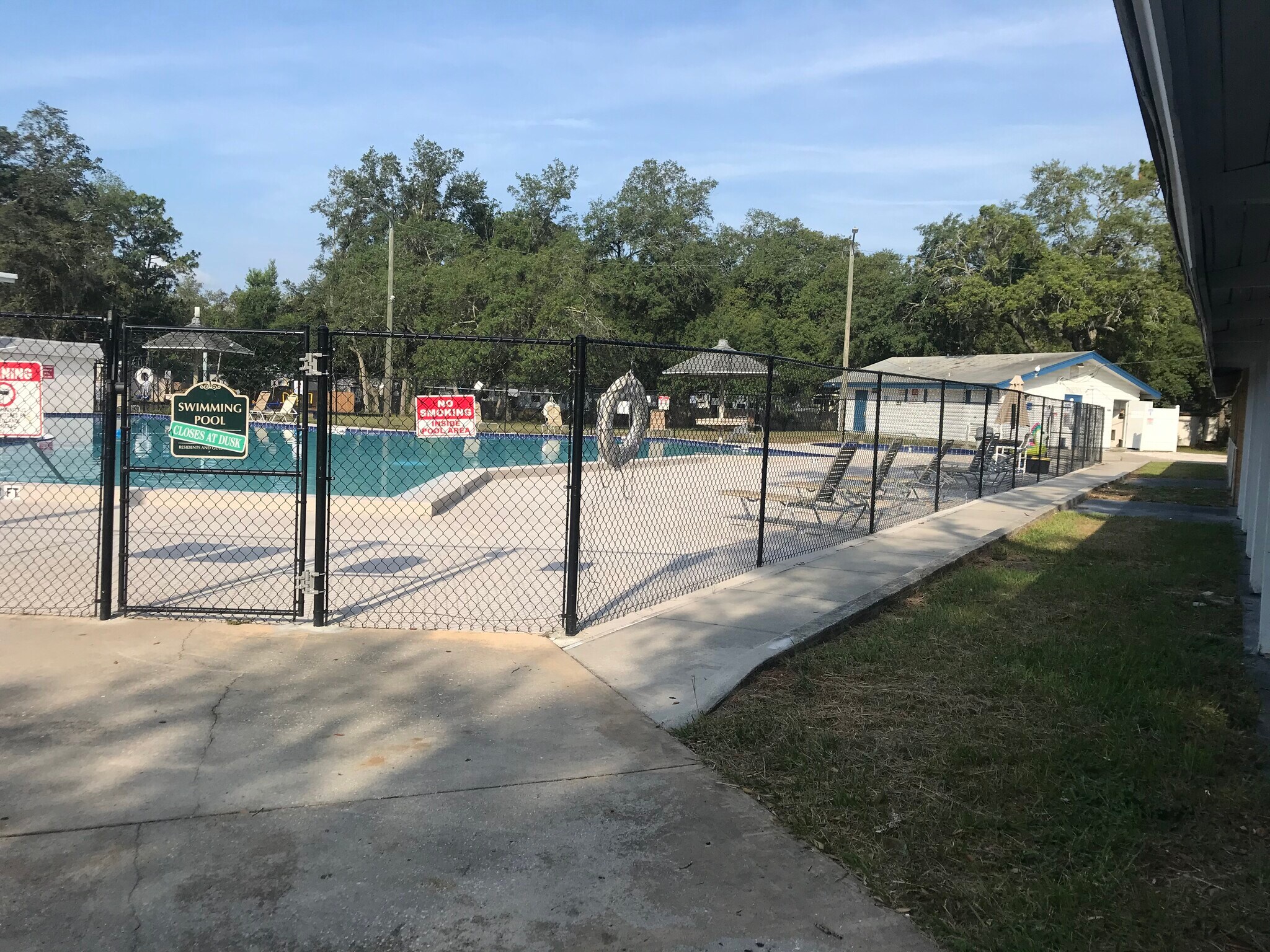Community Amenity; Swimming pool. - 3000 Clarcona Road