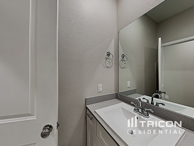 Building Photo - 4240 Calla Dr