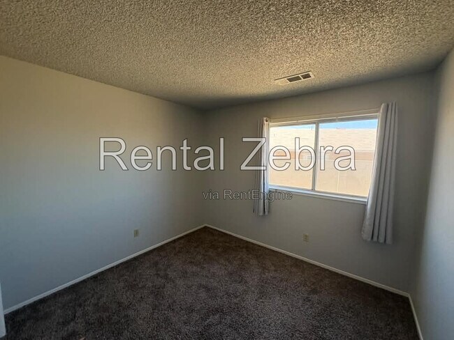 Building Photo - 63 Skylark Ct