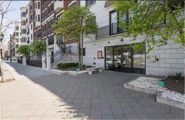 Building Photo - 1200 Grand St