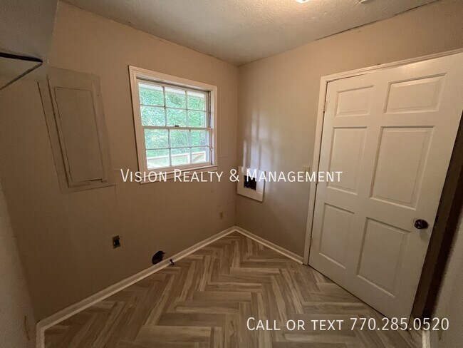 Building Photo - 55 S Greenwood Dr