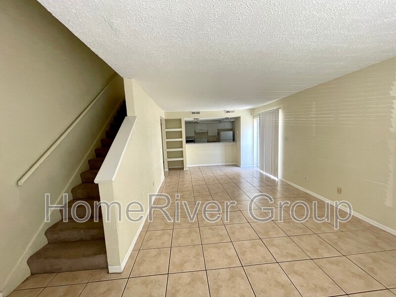 Building Photo - 8517 Lincoln Cove Dr