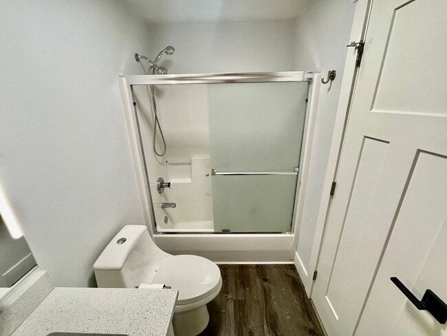 Building Photo - Light and Bright 3bd/2bath Hillsboro Home ...