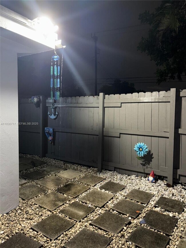 Building Photo - 2315 Cleveland St