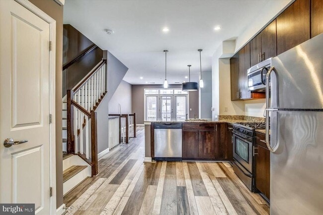 Building Photo - 2526 Sheridan Rd SE