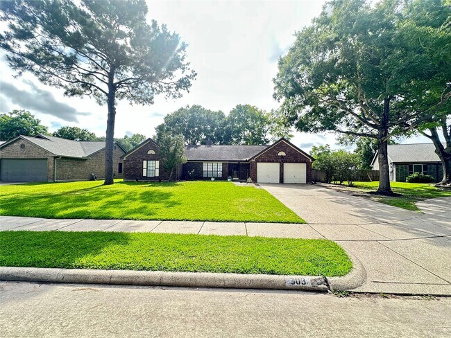 Building Photo - 303 Desert Willow Ct