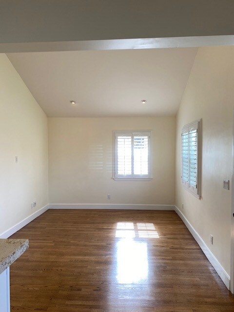 Building Photo - 1500 Steinhart Ave