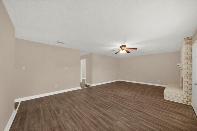 Building Photo - 14215 Barrone Dr