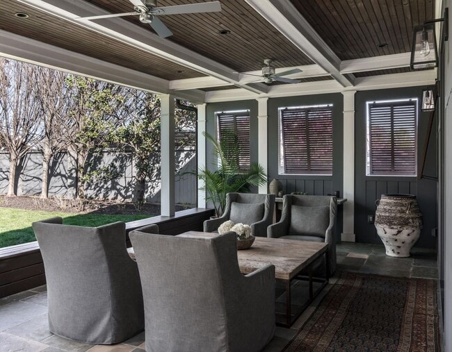 Building Photo - Elegant Fully Furnished 4BR/3.2BA Classic ...