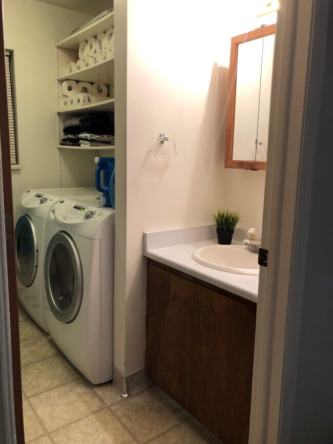 Building Photo - 230 Bridger Dr