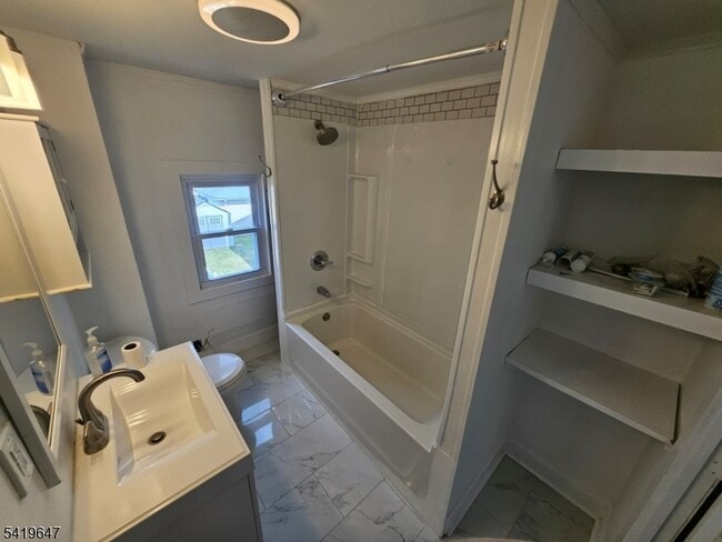 Building Photo - 611 New York Ave