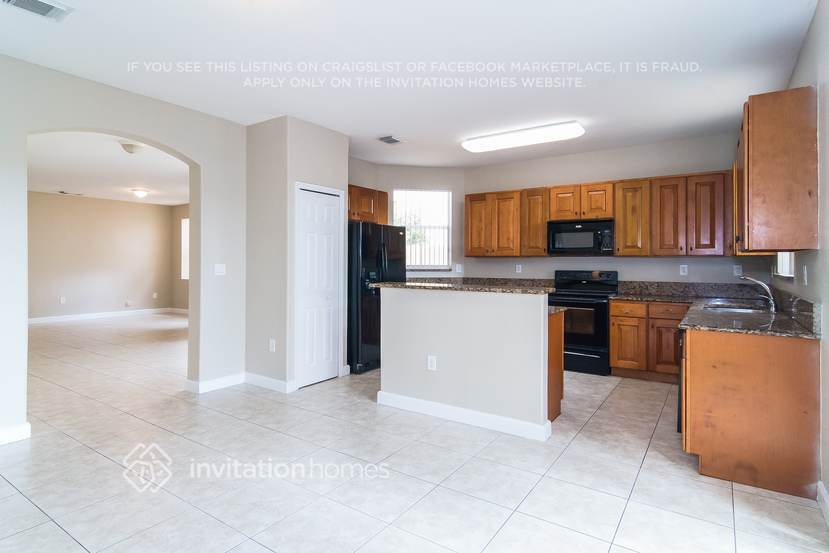 Building Photo - 9141 SW 152nd Ct