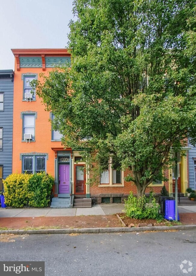 Building Photo - Historic 3 Bedroom in Heart of Midtown