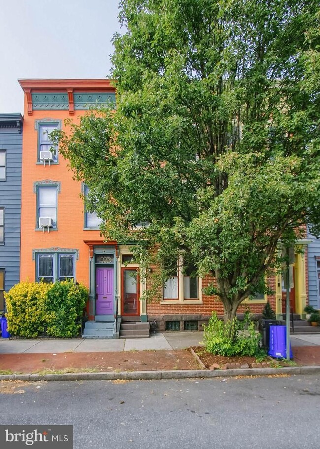 Primary Photo - Historic 3 Bedroom in Heart of Midtown