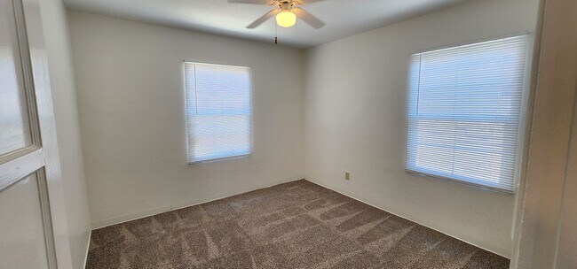 Building Photo - Coronado: Charming 2bd/1ba Village House w...