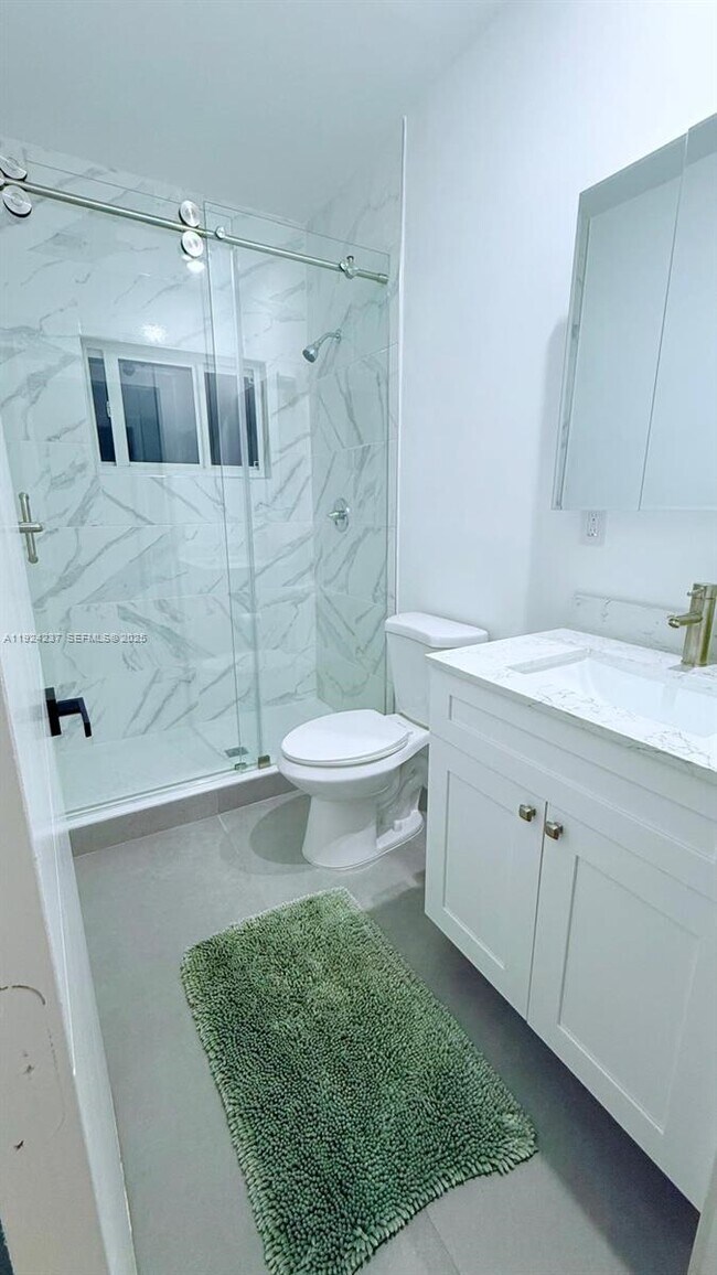 Building Photo - 4701 NE 3rd Ave