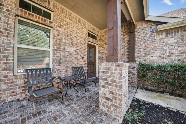 Building Photo - 8922 Pinenut Dr