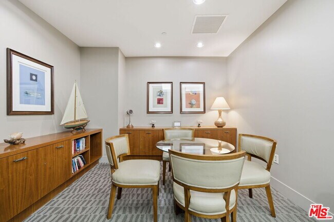 Building Photo - 13650 Marina Pointe Dr