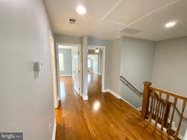 Building Photo - 1318 Ingraham St NW