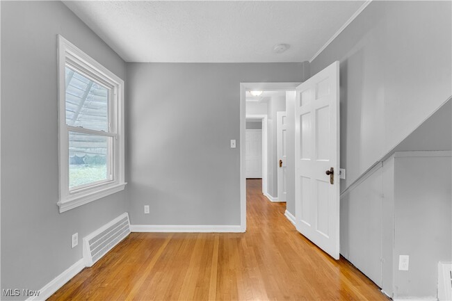 Building Photo - 15904 Invermere Ave