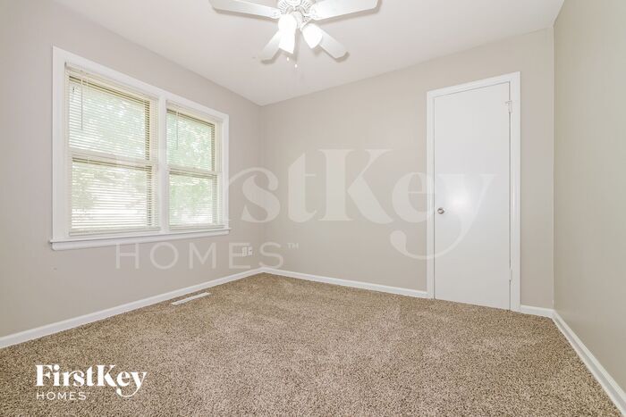 Building Photo - 5816 Lane Ave