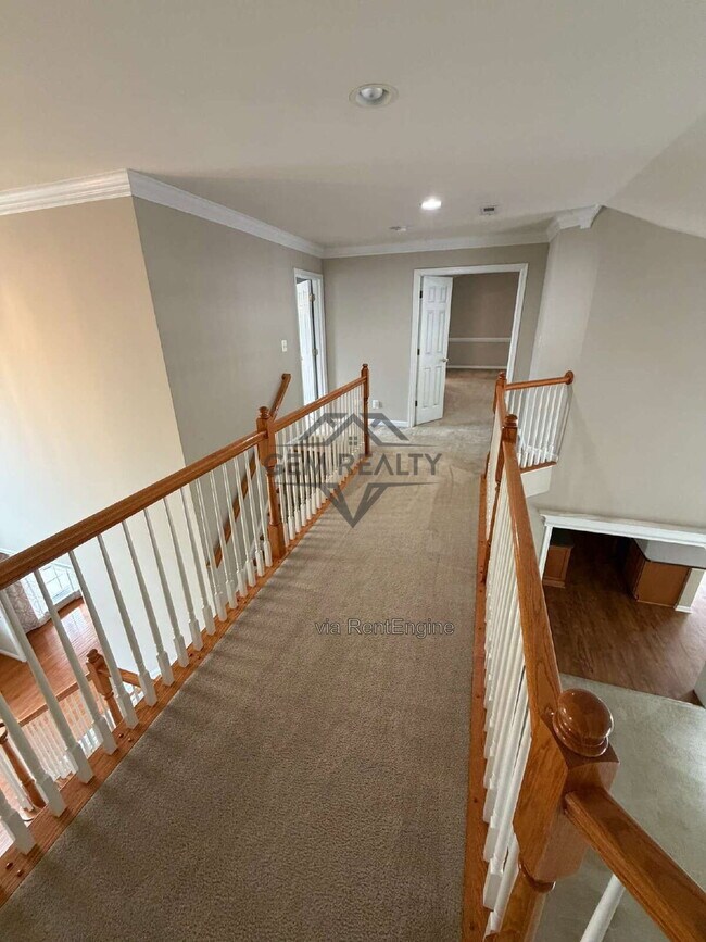Building Photo - 10410 Silver Creek Ct