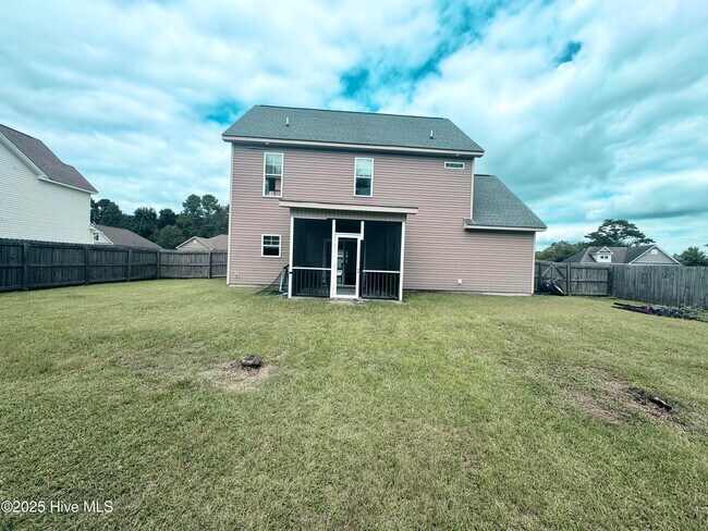 Building Photo - 219 Hidden Oaks Dr