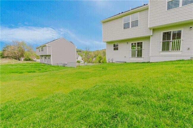 Building Photo - 157 White Oak Dr