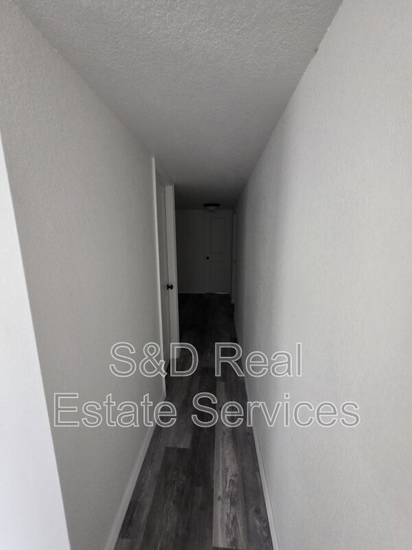 Building Photo - 111 8th St E