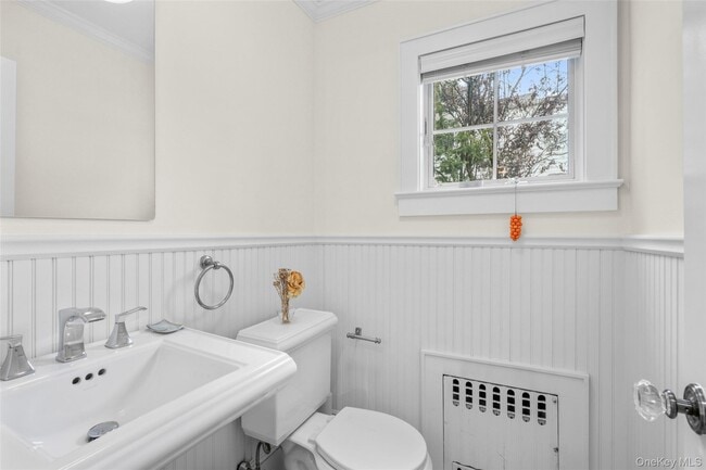 Building Photo - 39 Hillcrest Ave