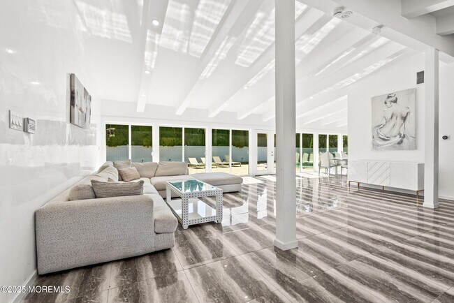 Building Photo - 512 Deal Rd