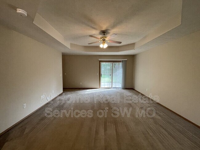 Building Photo - 4450 W La Siesta St