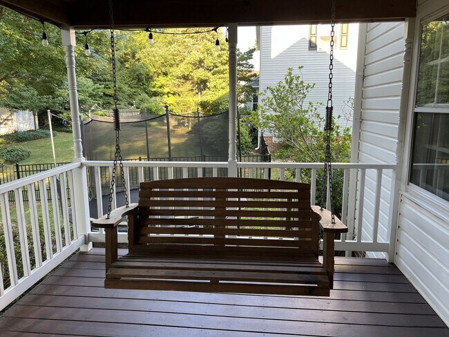 Building Photo - Beautifully Remodeled Colonial in James La...