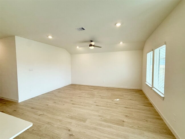 Building Photo - 30751 Wicklow Gdns Dr