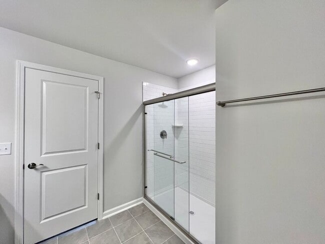 Building Photo - 812 McKenzie Pk Ter