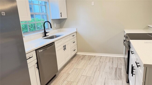 Building Photo - 333 Island Way