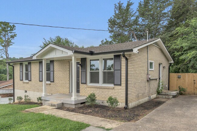 Building Photo - Incredible Fully-Updated 3 Bedroom Home wi...