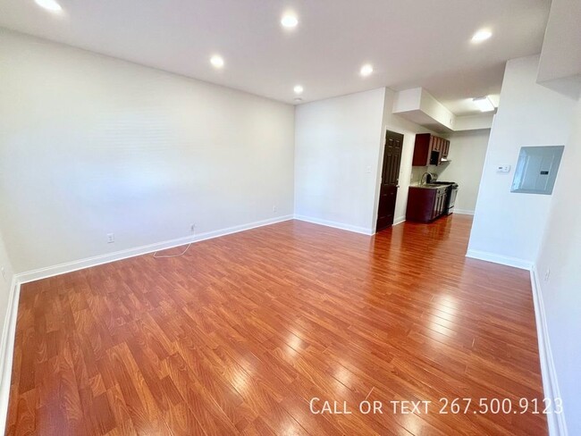 Building Photo - Perfect Location, Perfect Apartment.  W/D....