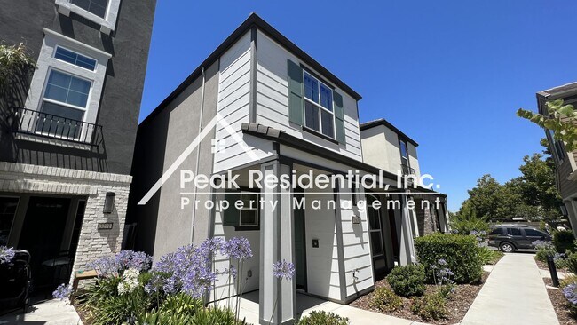 Building Photo - Newer 3bd/2.5ba West Sacramento Home with 2 Car Garage!