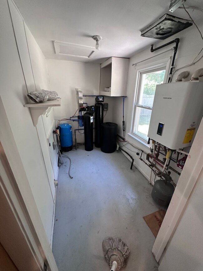 Building Photo - 4017 Nelson Heights