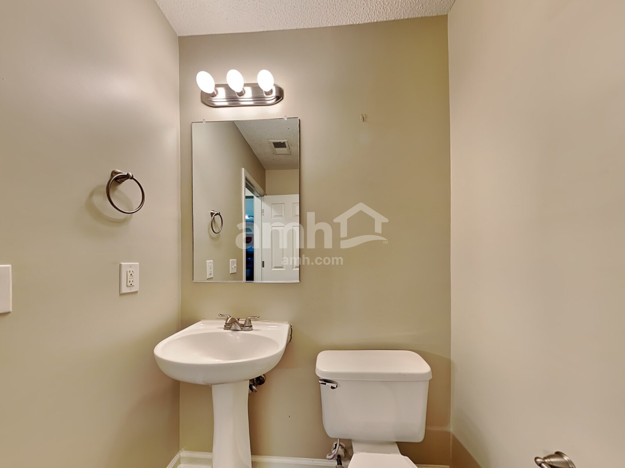 Building Photo - 1030 Briar Rose Ln
