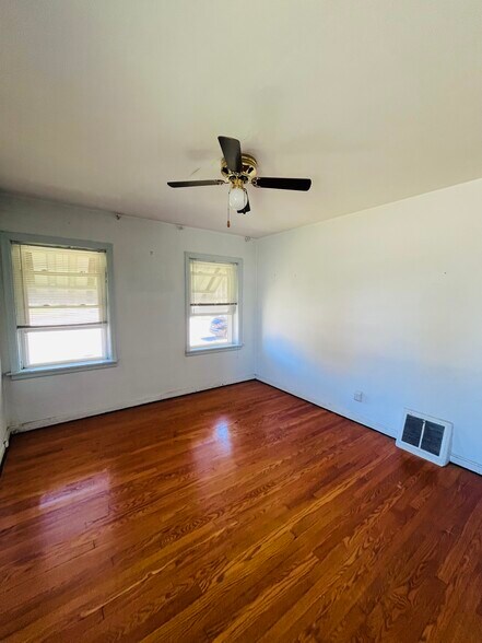Building Photo - 4535 Wabash Ave