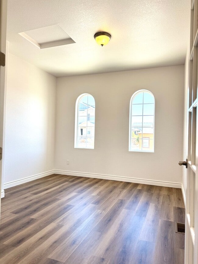 Building Photo - FABULOUS 2 STORY IN WOLF RANCH