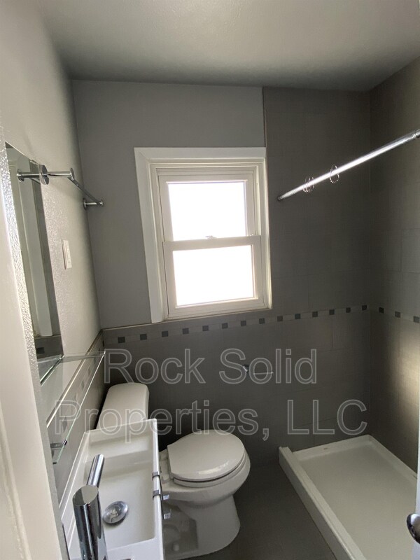 Building Photo - 2020 Dunn Ave