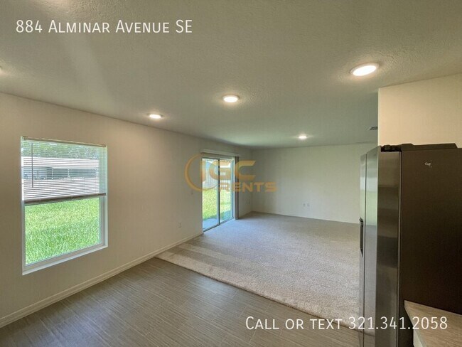 Building Photo - 884 Alminar Ave SE