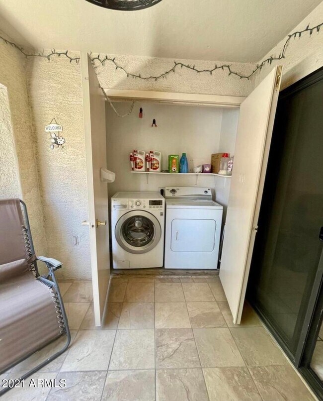 Building Photo - 1287 N Alma School Rd