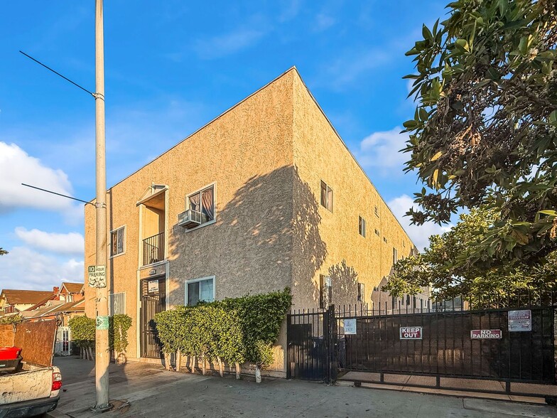 Building Photo - 182 W Vernon Ave