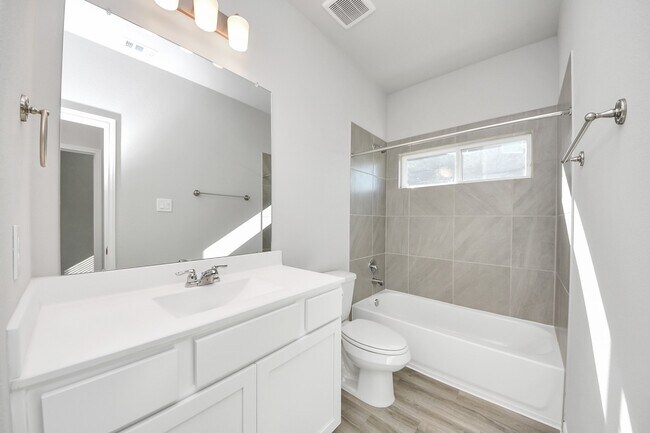 Building Photo - 1472 Sundown Gln Ln