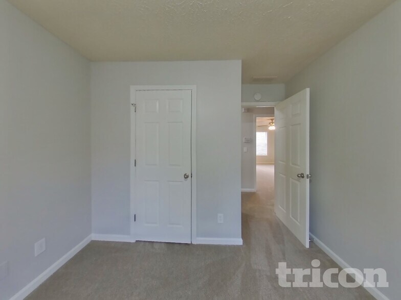 Building Photo - 3935 Piper Glen Dr NE