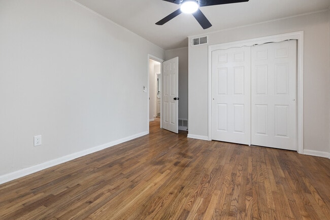 Building Photo - 730 N College St